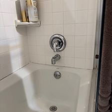Bathtub-Faucet-Leak-Repair-in-Naperville-IL 1